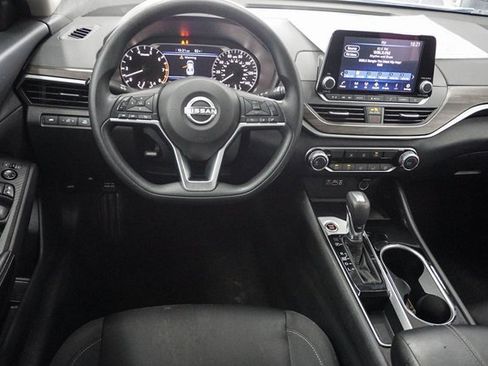 Used 2024 Nissan Altima 2.5 SV image 16