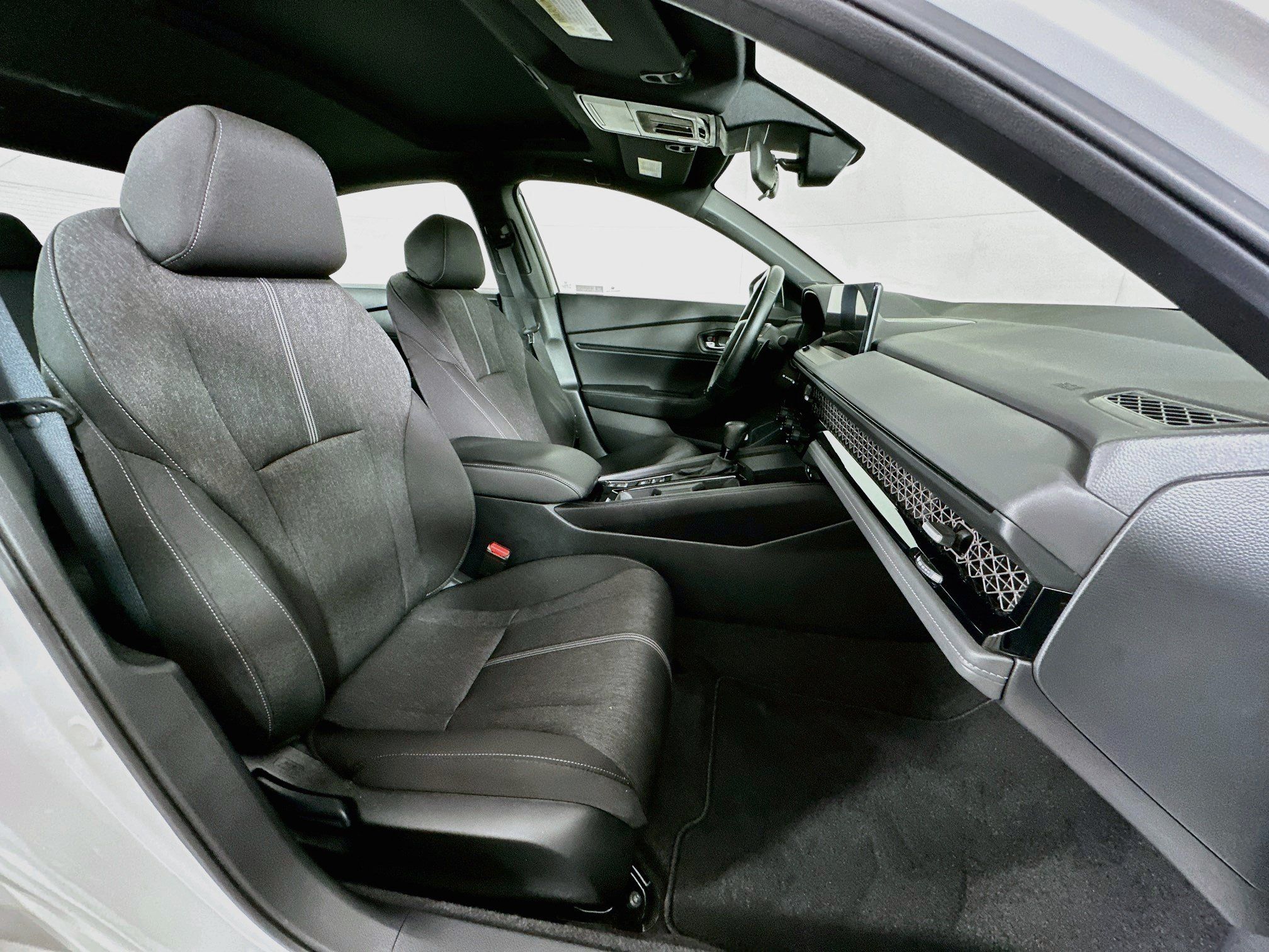 Used 2024 Honda Accord Sport image 30