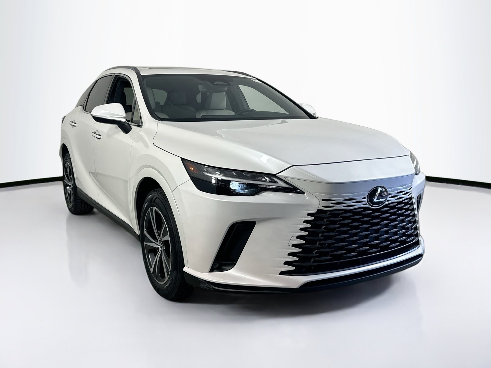 Used 2023 Lexus RX 350 Premium w/ Cold Area Package FWD image 3