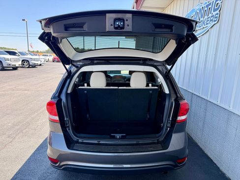 Used 2017 Dodge Journey SXT w/ Premium Group FWD image 6