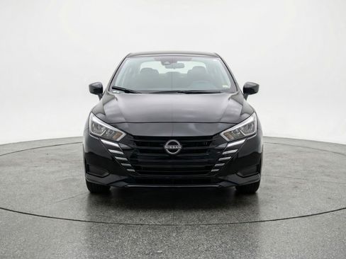 Used 2025 Nissan Versa SV image 2