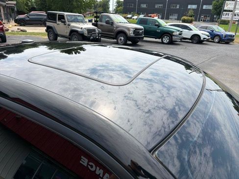 Used 2022 Dodge Charger SXT w/ Leather Interior Group RWD image 5
