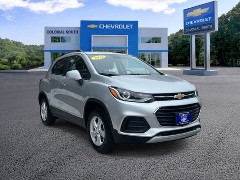 Certified 2022 Chevrolet Trax LT w/ LT Convenience Package image 8