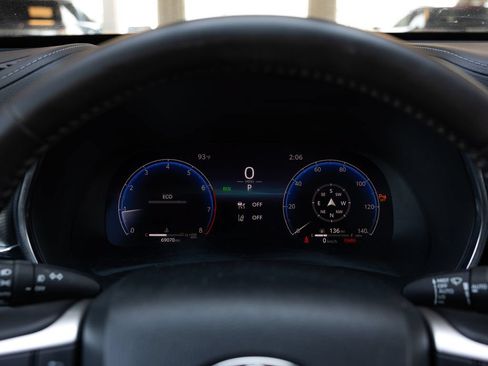 Used 2023 Toyota Highlander Platinum FWD image 18
