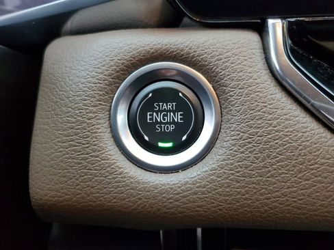 Used 2024 GMC Canyon Denali image 24