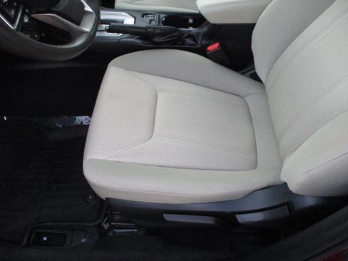 Used 2022 Subaru Impreza 2.0i Premium image 5