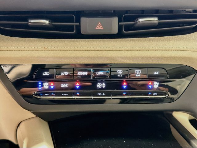 Used 2023 Buick Envision Avenir AWD/4WD image 14