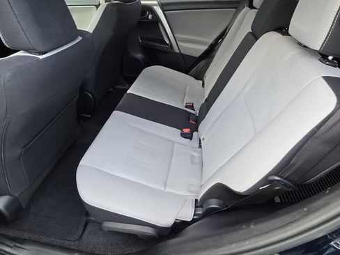 Used 2018 Toyota RAV4 XLE image 10