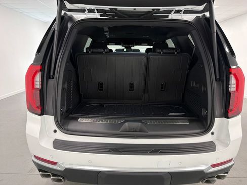 New 2026 GMC Yukon Denali w/ LPO, Floor Liner Package RWD image 8