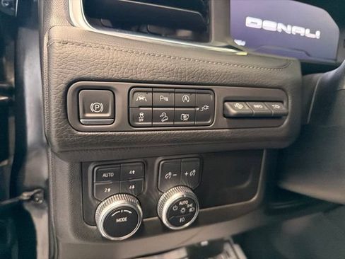 Used 2022 GMC Yukon Denali AWD/4WD image 26