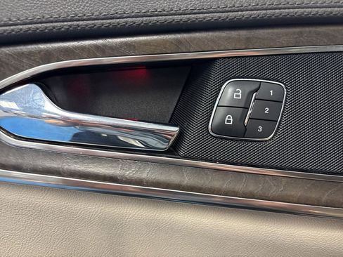 Used 2019 Lincoln Nautilus Select image 23