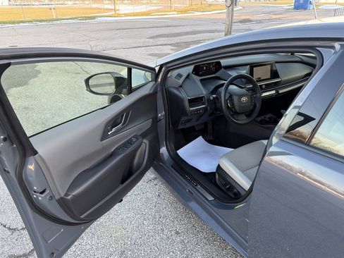 Used 2024 Toyota Prius Limited image 19
