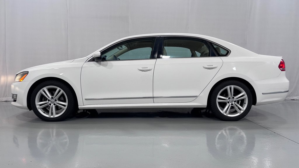 Used 2014 Volkswagen Passat TDI SEL Premium FWD image 8