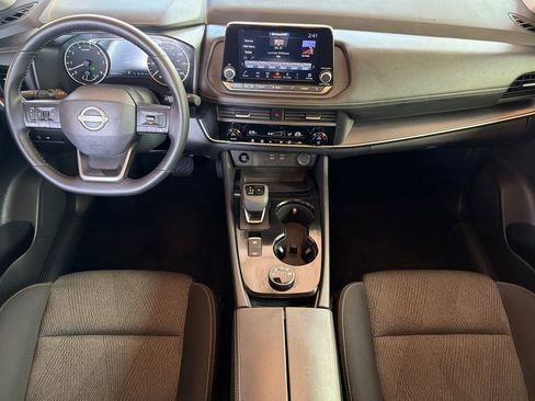 Used 2025 Nissan Rogue SV AWD/4WD image 18