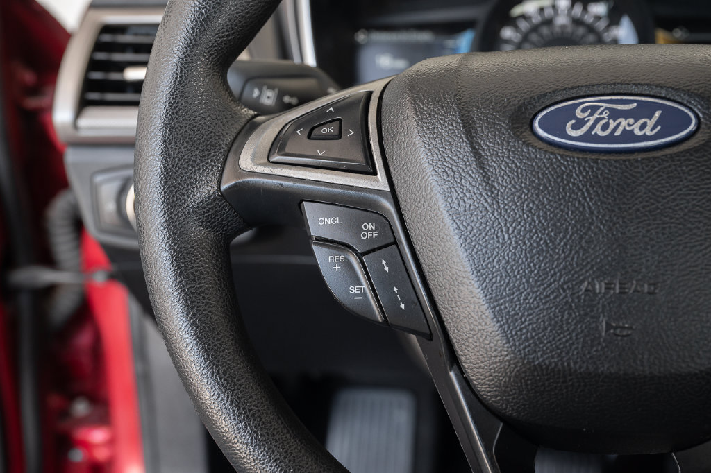 Used 2020 Ford Fusion SE FWD image 25