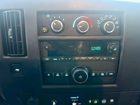 Used 2023 GMC Savana 2500 Extended w/ Driver Convenience Package image 17