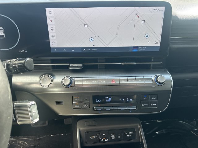 Used 2025 Hyundai Kona Limited FWD image 25