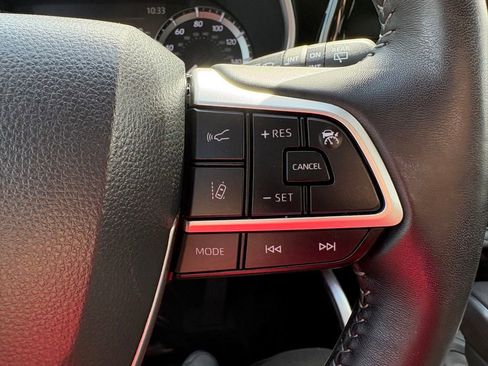 Certified 2025 Toyota Highlander XLE AWD/4WD image 22