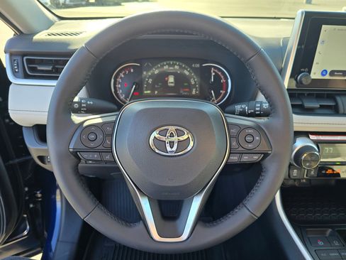 Used 2025 Toyota RAV4 XLE image 22