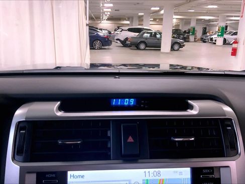 Used 2022 Toyota 4Runner Limited AWD/4WD image 35