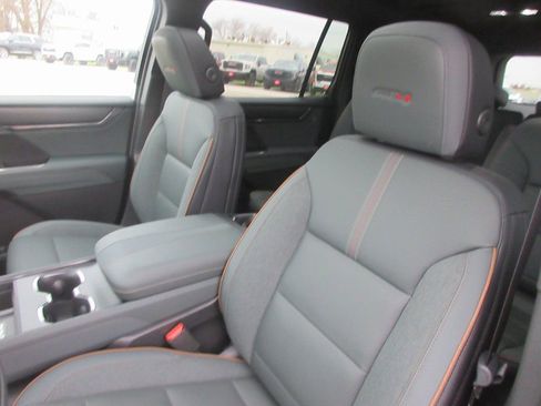 New 2026 GMC Acadia AT4 AWD/4WD image 13