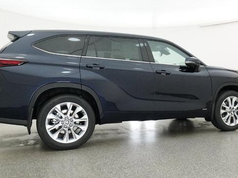 New 2026 Toyota Highlander Limited AWD/4WD image 12