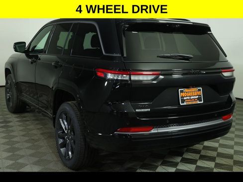 New 2026 Jeep Grand Cherokee Limited AWD/4WD image 6