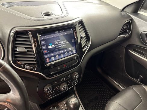 Used 2019 Jeep Cherokee Limited AWD/4WD image 37