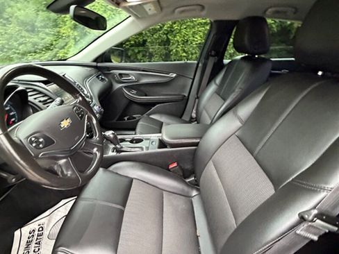 Used 2017 Chevrolet Impala LT FWD image 16