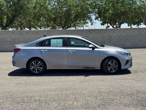 Used 2024 Kia Forte LXS FWD image 2