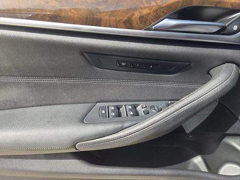 Used 2020 BMW 530i w/ Convenience Package RWD image 20