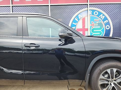 Used 2023 Toyota Highlander L image 7