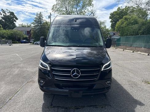 Used 2023 Mercedes-Benz Sprinter 3500 image 11