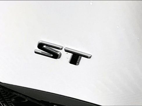 New 2026 Buick Envision Sport Touring AWD/4WD image 9