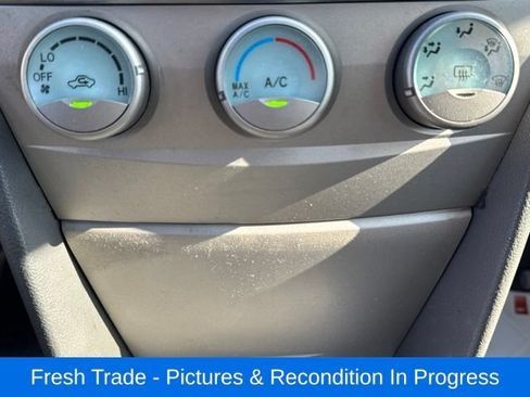 Used 2009 Toyota Camry LE FWD image 15