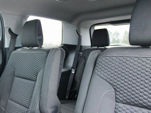 Used 2017 GMC Acadia SLE image 32