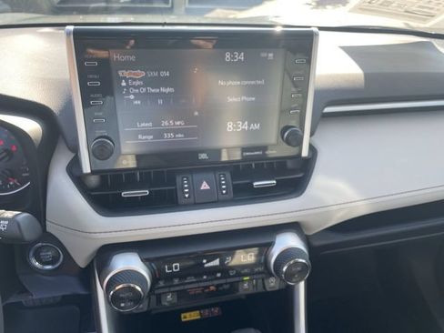 Used 2022 Toyota RAV4 XLE Premium FWD image 19