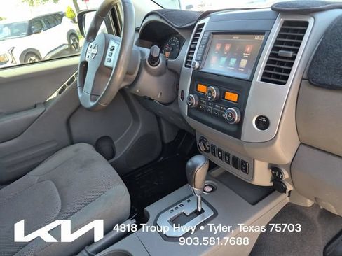 Used 2020 Nissan Frontier SV w/ Midnight Edition Floor Mats AWD/4WD image 13