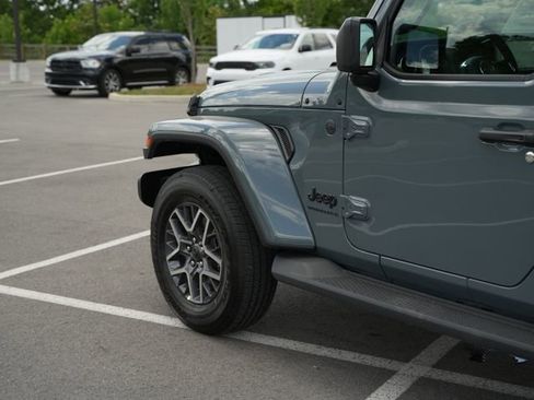 New 2026 Jeep Wrangler Unlimited Sahara AWD/4WD image 36