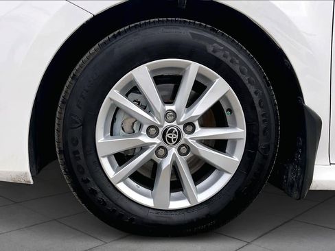 Used 2025 Toyota Camry LE w/ Convenience Package image 11