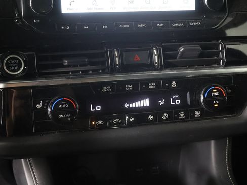 Used 2023 Nissan Pathfinder SL AWD/4WD image 47