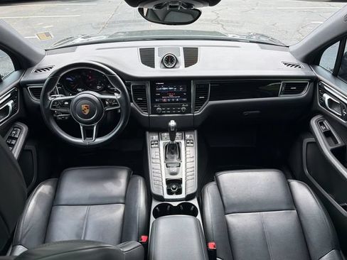 Used 2018 Porsche Macan AWD/4WD image 25