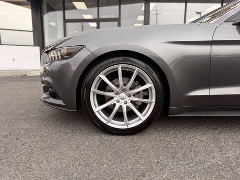 Used 2017 Ford Mustang Coupe RWD image 9