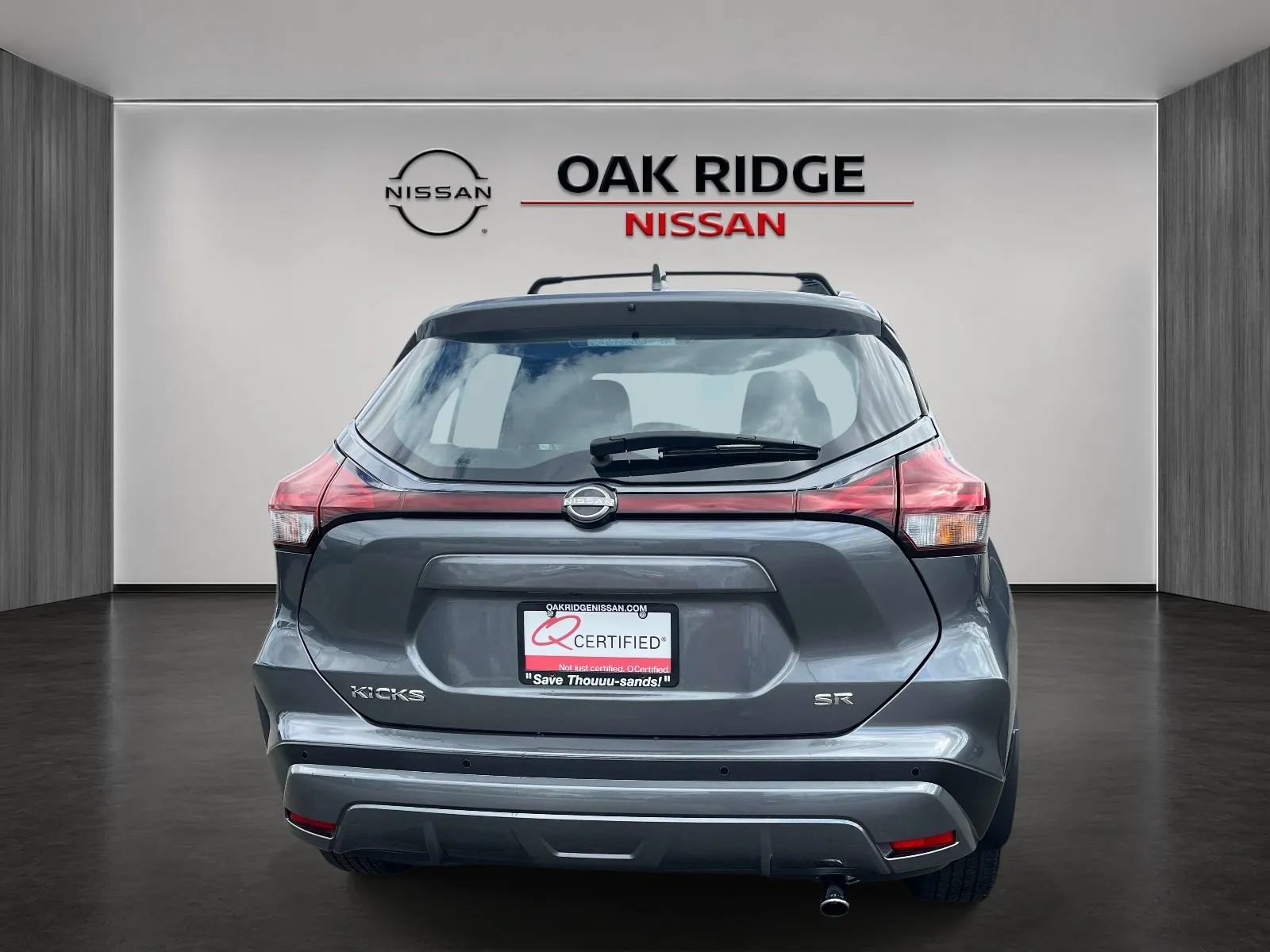 Used 2023 Nissan Kicks SR w/ Exterior Package FWD image 4