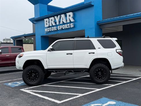 Used 2019 Toyota 4Runner SR5 RWD image 2
