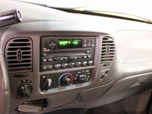 Used 2003 Ford F150 XLT image 14