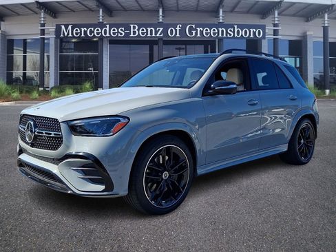 Used 2025 Mercedes-Benz GLE 580 4MATIC image 3