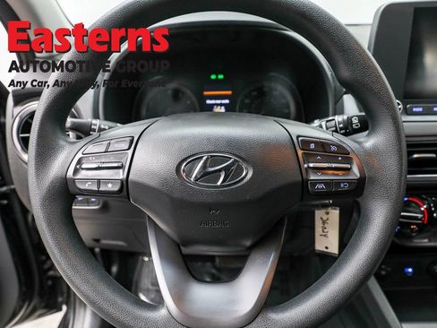 Used 2022 Hyundai Kona SE w/ Winter Weather Package image 10