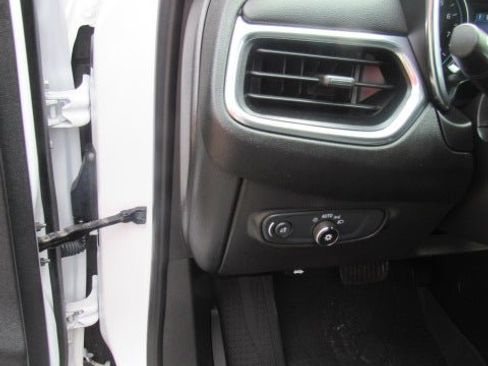 Used 2024 Chevrolet Equinox LT FWD image 16