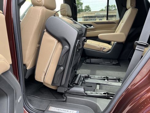 Used 2022 Chevrolet Tahoe Premier AWD/4WD image 45